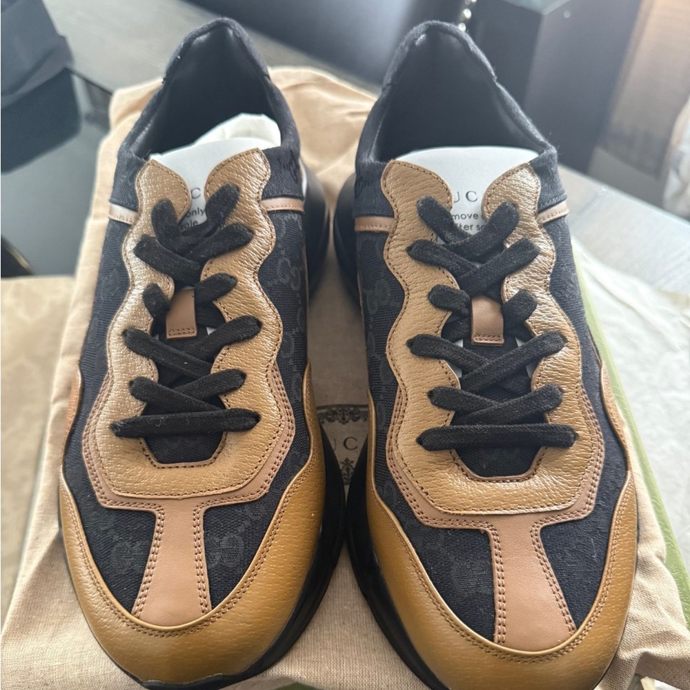 Brand new gucci size 11 
Authentic 
Come with the dust bag 
Receipt and the box